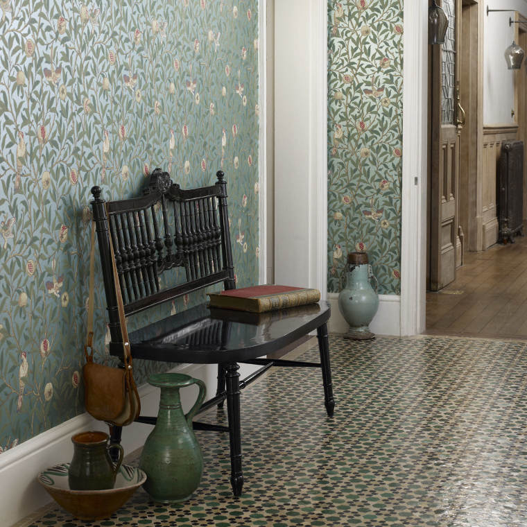 The Spirit of Arts & Crafts: Wallpapers and Colours by